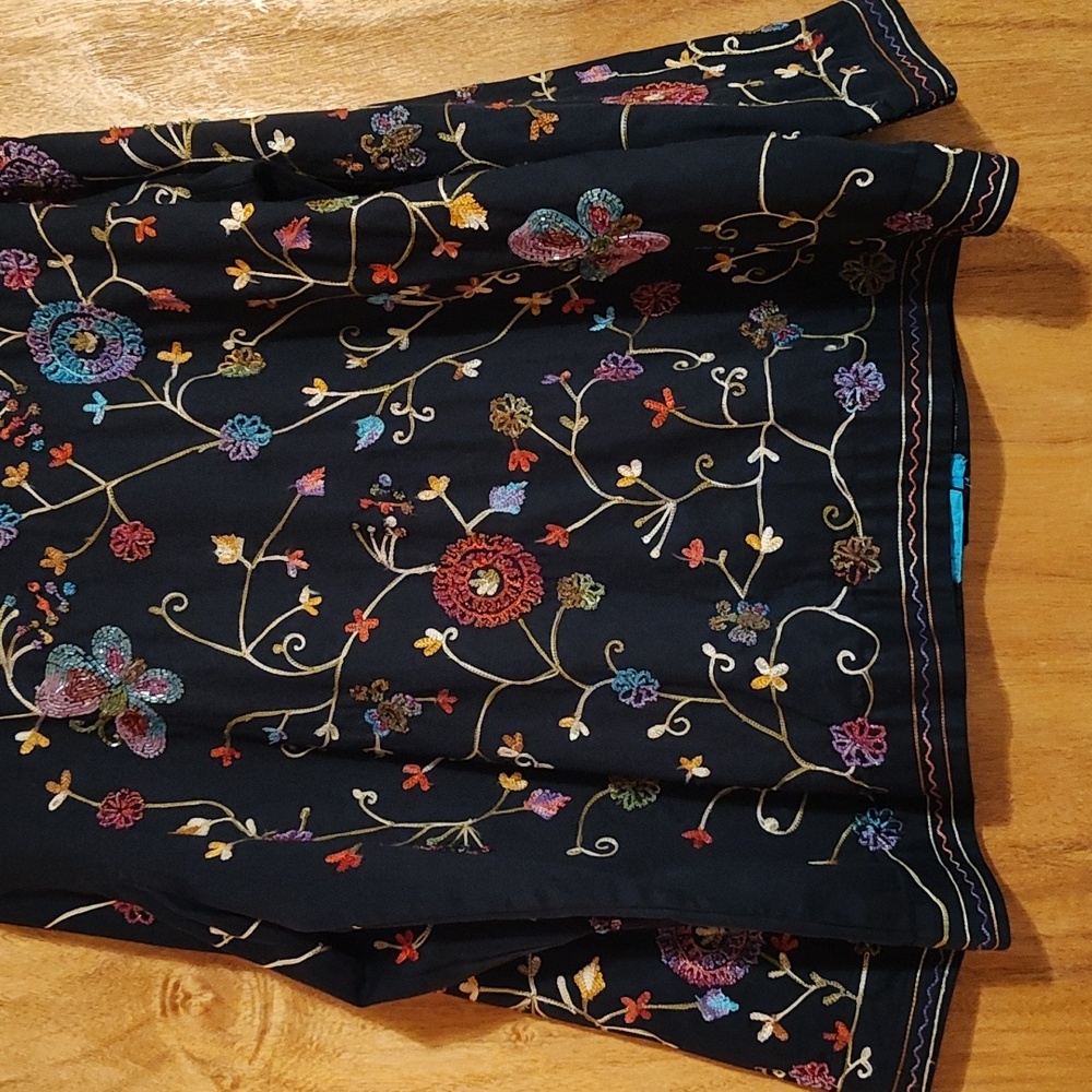 Stunning Quacker Factory Beaded Shacket Navy Embroidery Butterfly Cotton India L - Picture 15 of 16
